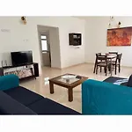Two Room Flat In Colombo 5